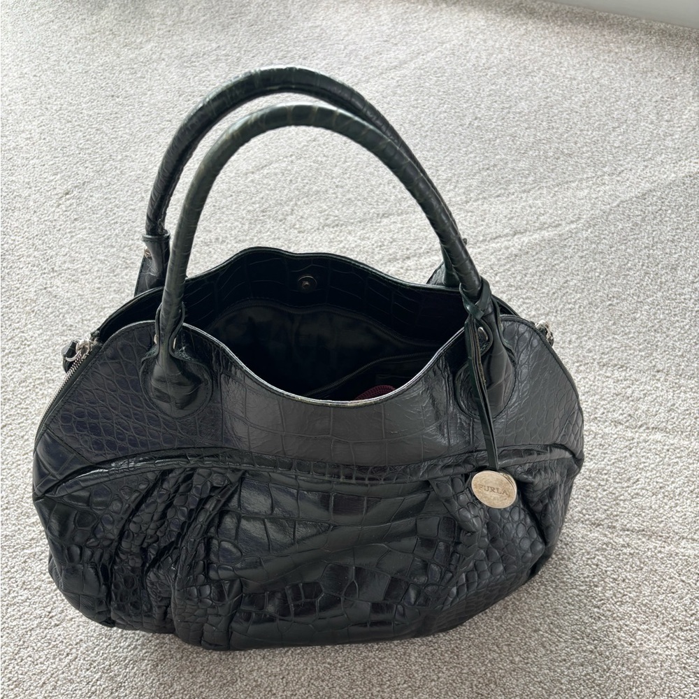 Furla Black Shoulder Bag with Timeless Elegance